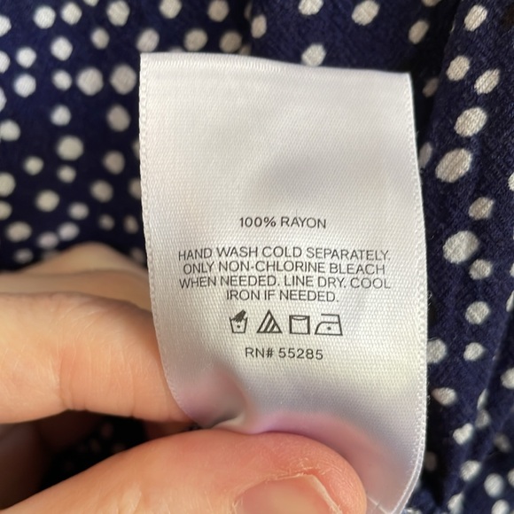 CLOSET CLOSING Express crop top, shoulder pads & keyhole back elastic waist  XS - Picture 9 of 9